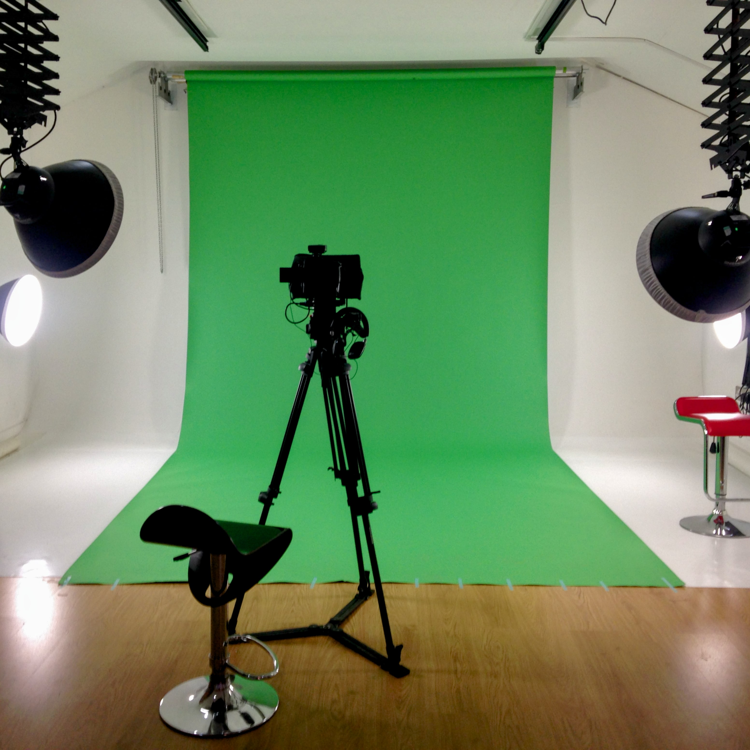 shooting high quality video in a studio with green screen